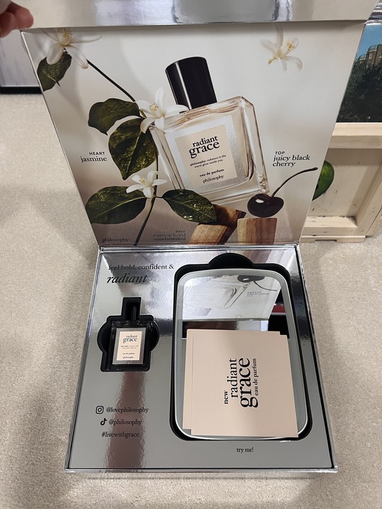 Coty_Radiant Grace Tier 1 Kit